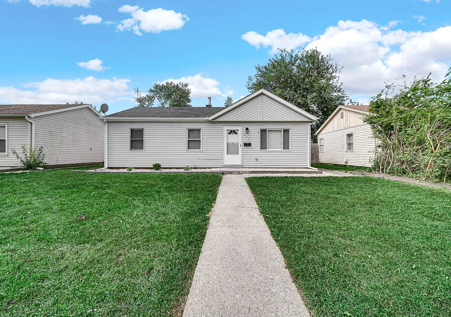 3 Bedroom 1 Bathroom House for Rent! — Photo 1