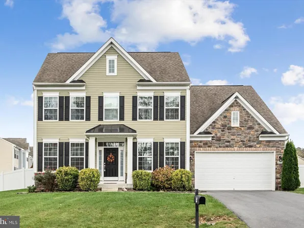 451 Avalon Trl, Hedgesville, WV 25427