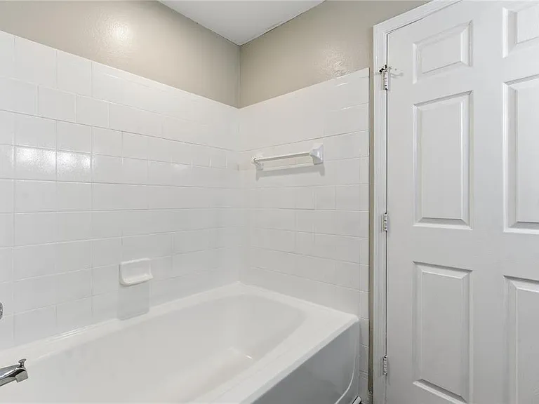 9646 Lake Chase Island Way #9646 — Photo 20