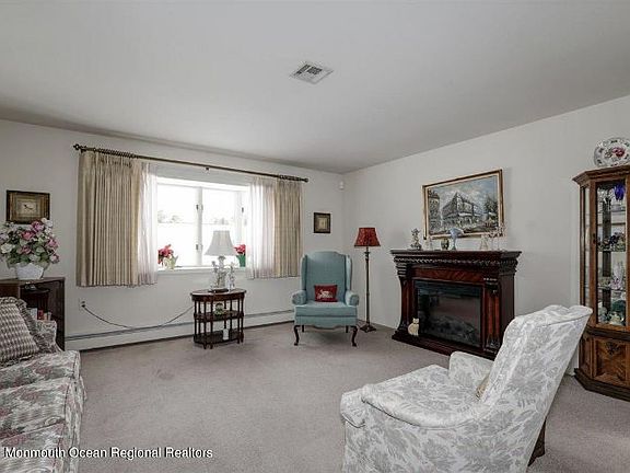 4th image of 51 Vail St