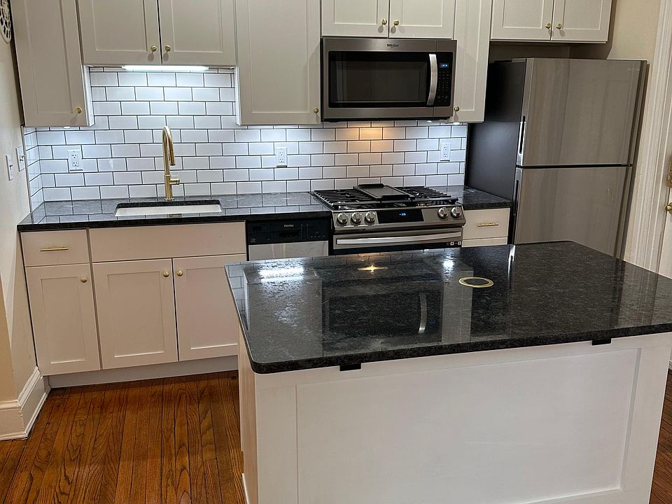 1st image of 918 N Madison St APT 4