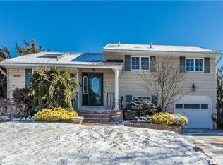 29 Jomarr Ct, Massapequa, NY