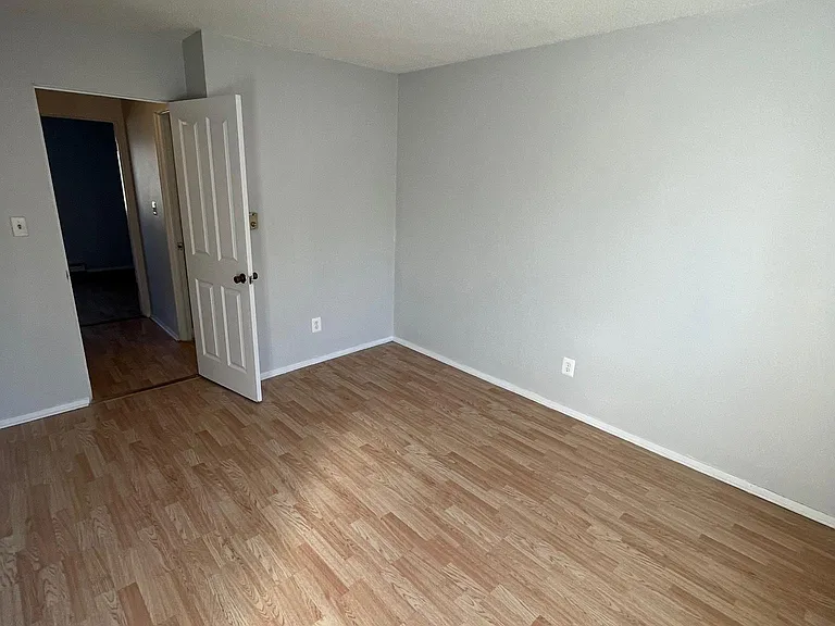540 Greenwood Dr #D — Photo 9