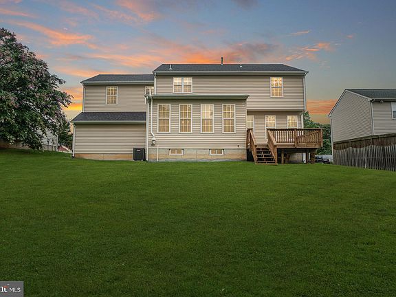 3rd image of 24 Appletree Ln