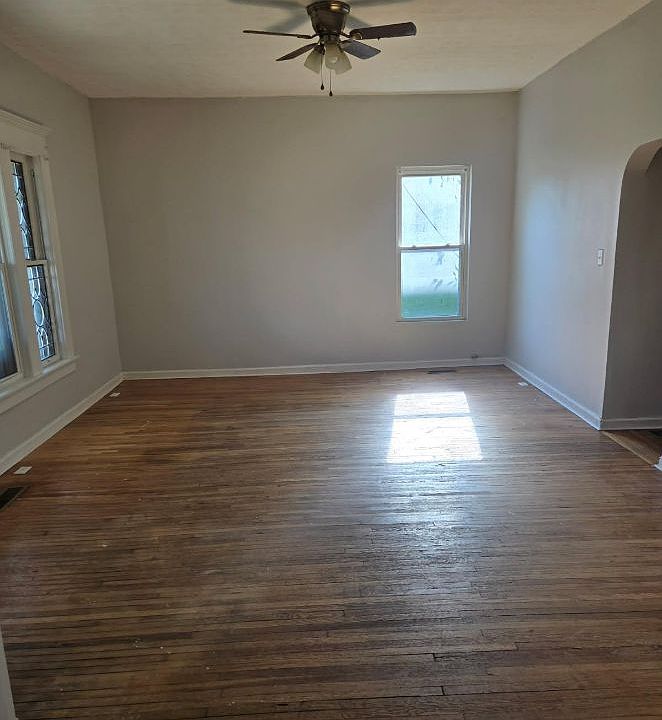 2nd image of 229 5th Ave