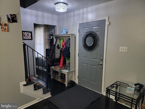 4th image of 442 Columbus St