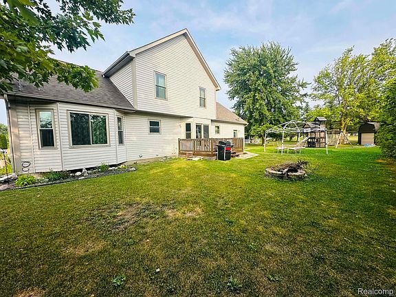 2nd image of 6462 Maple Leaf Ct