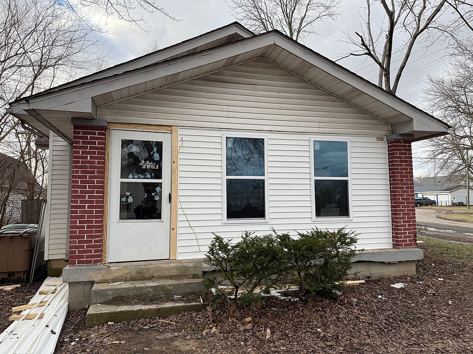 2nd image of 932 Wilson St