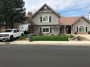 462 Amber Ave, Clovis, CA 93611