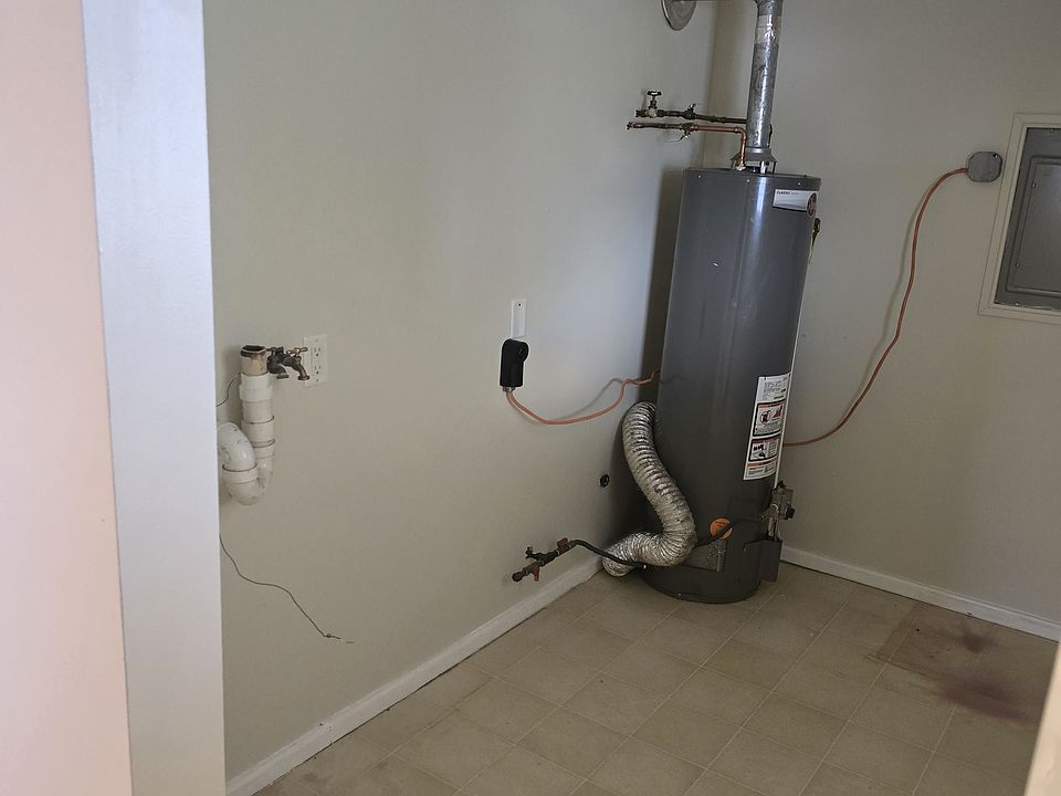 1st image of 1216 E Main St #1/2