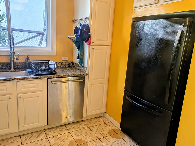 3532 Lyon Ave — Photo 8