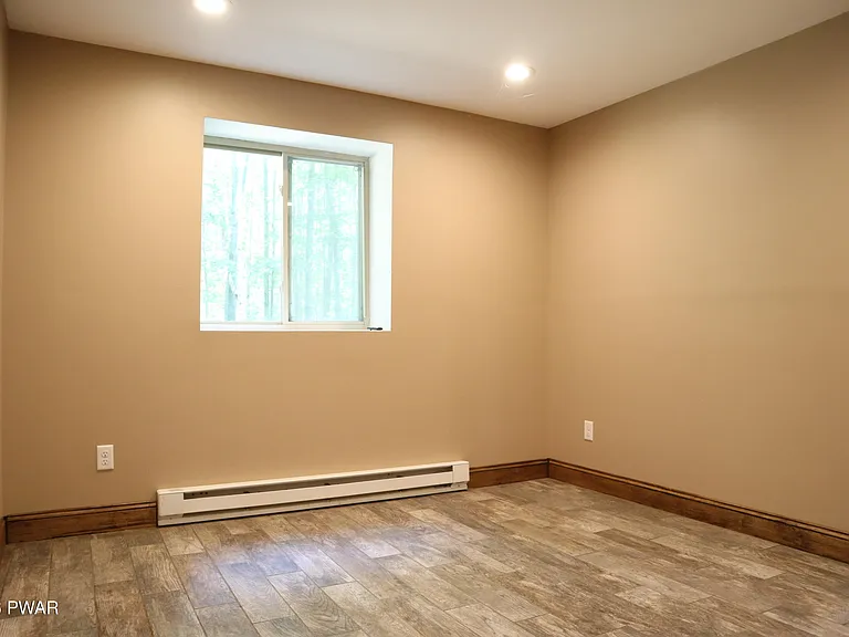 549 Lakeview Dr W — Photo 24