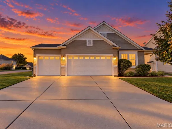 3121 Grace Hill Dr, Lake Saint Louis, MO 63367