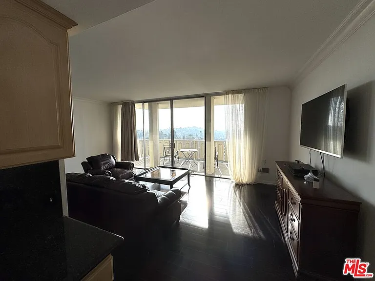 4411 Los Feliz Blvd #1205 — Photo 8