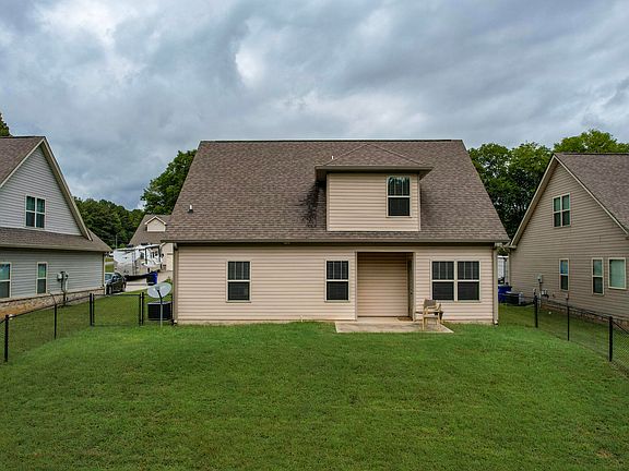 3rd image of 112 NW Brookebridge Ct