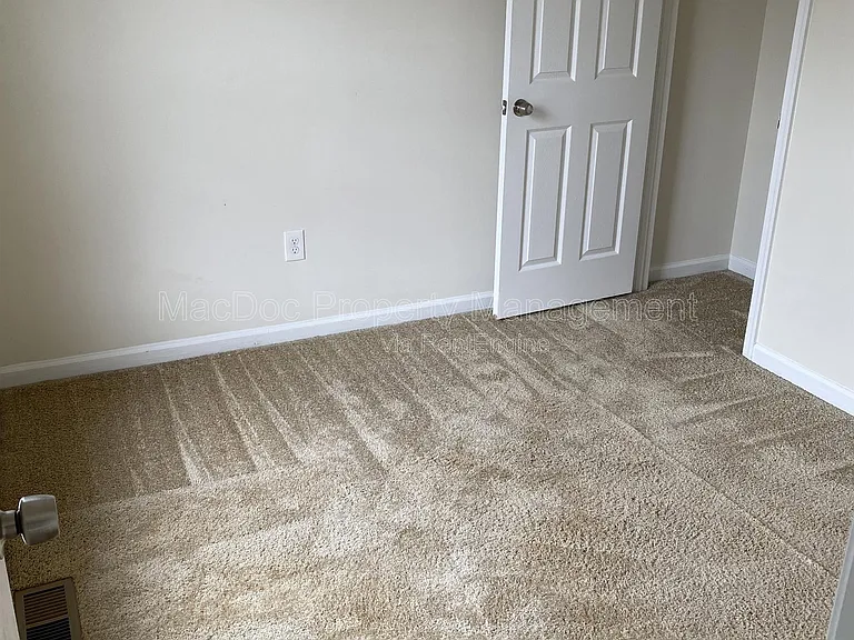 2909 Broyhill Ct — Photo 15