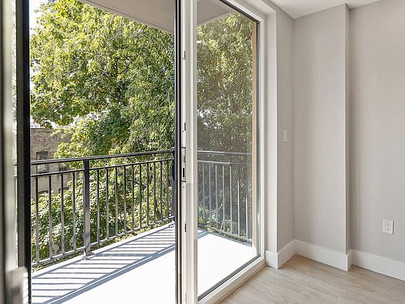3rd image of 286 Linden Blvd #2C