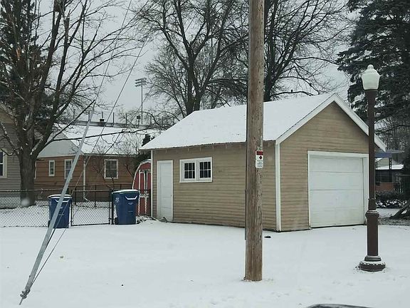 4th image of 309 E Wausau Ave
