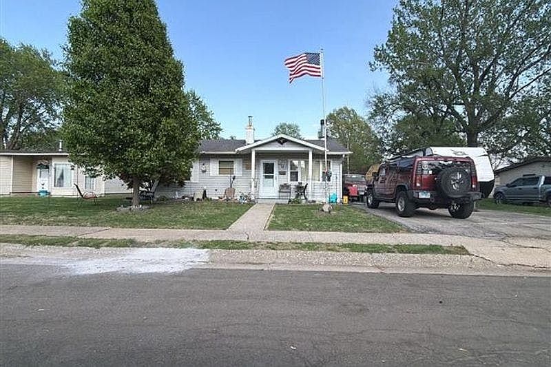 1st image of 2732 Birch Ave