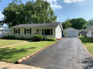 1725 Seaman Ave, Dekalb, IL 60115