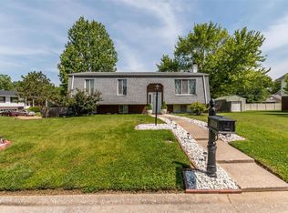 217 Huntleigh Dr, Belleville, IL 62220