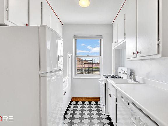 3rd image of 530 Grand St #9FE