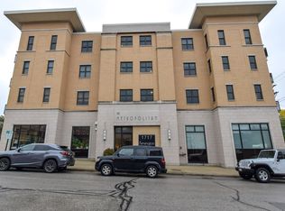 1717 E Kensington Blvd APT 202, Shorewood, WI 53211