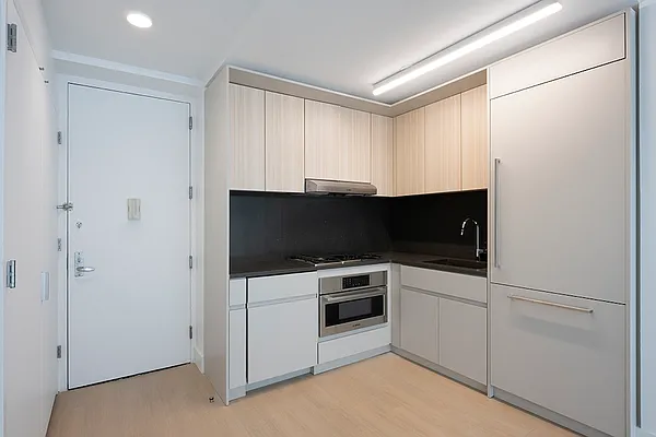 Rented by Greystar | media 3