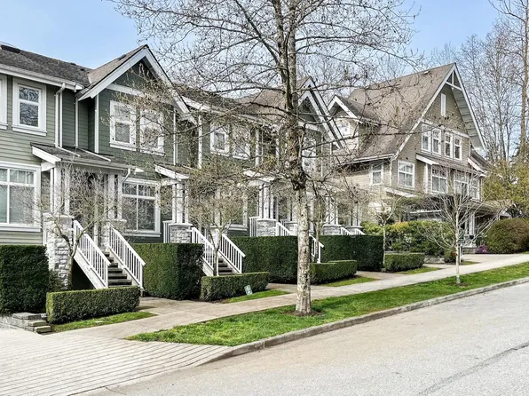 7425 Columbia St, Vancouver, BC V5X 4X4