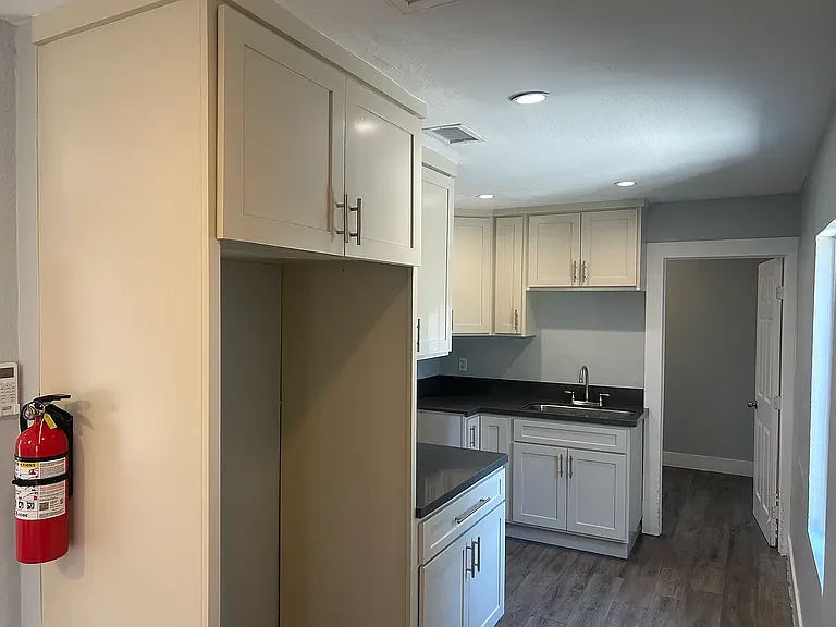 327 E 62nd St — Photo 12