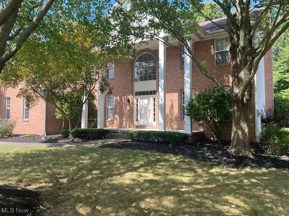 5810 Rosewood Dr, Youngstown, OH 44512