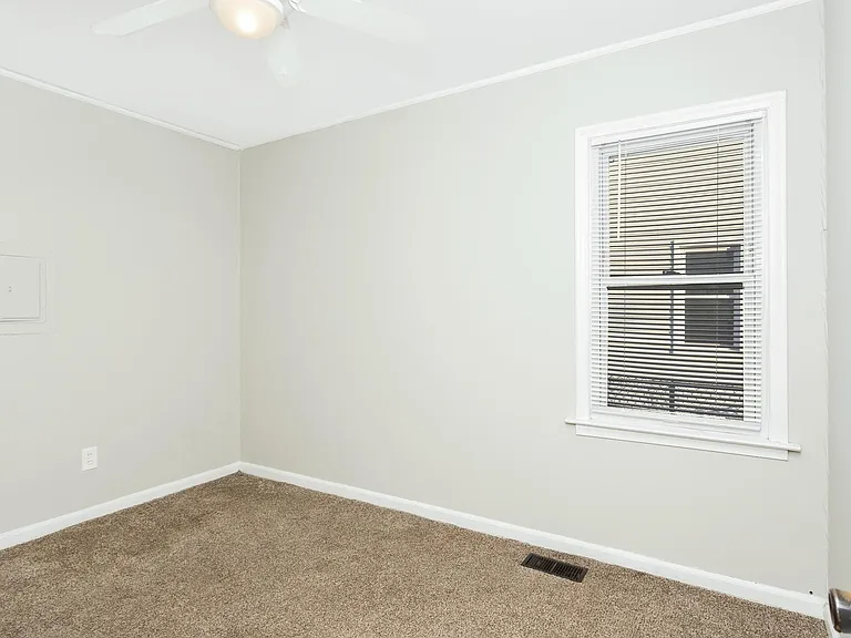 2318 Fisher St — Photo 9
