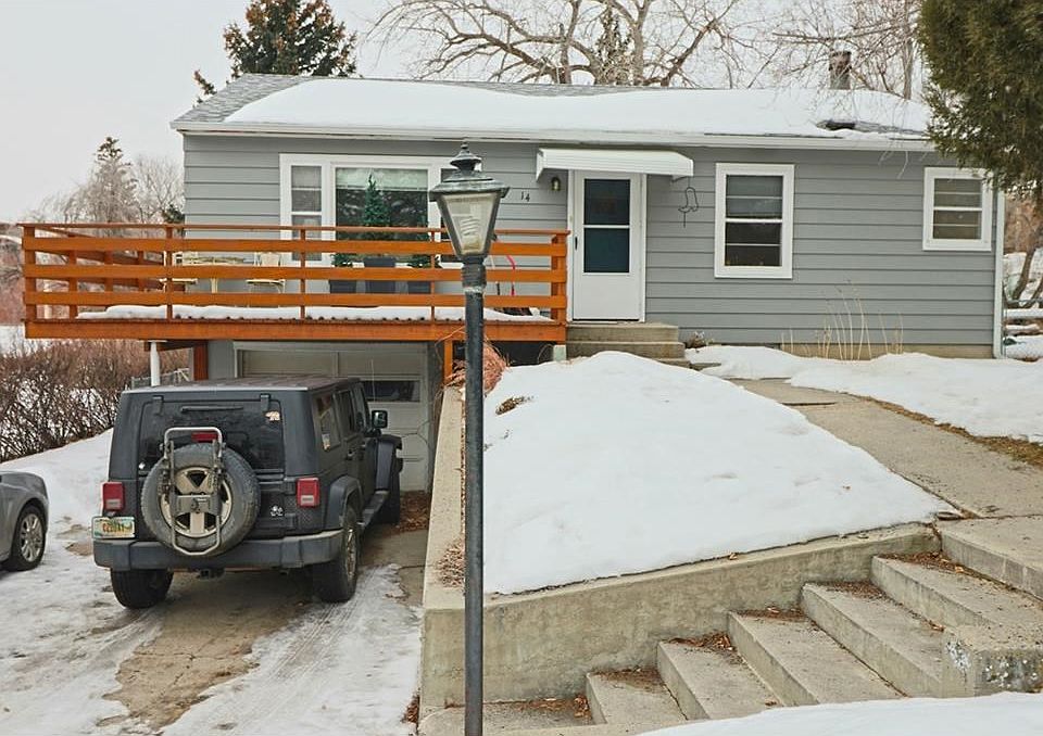 1st image of 14 Valley Dr