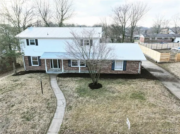 1829 W Weissinger Ln, Cape Girardeau, MO 63701