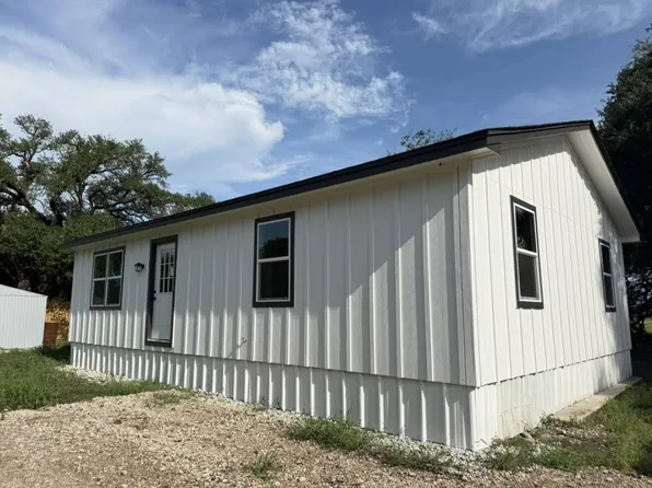 196 County Road 483, Lott, TX 76656