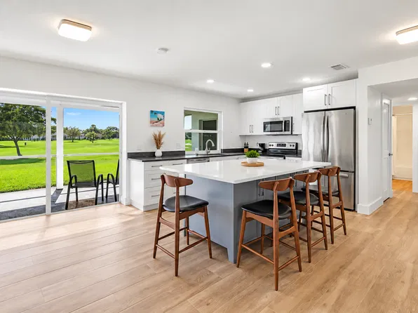 4193 Lakewood Blvd, Naples, FL 34112