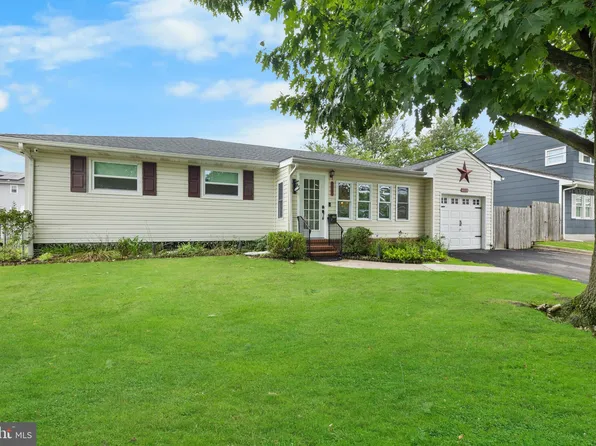 2204 Yardville Hamilton Sq, Trenton, NJ 08620