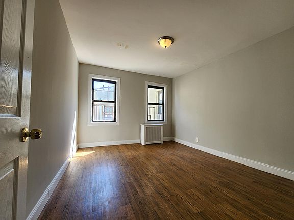 4th image of 30 Maple Ave #D1