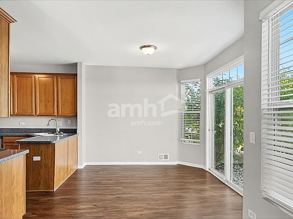 5th image of 15356 Kenmare Cir