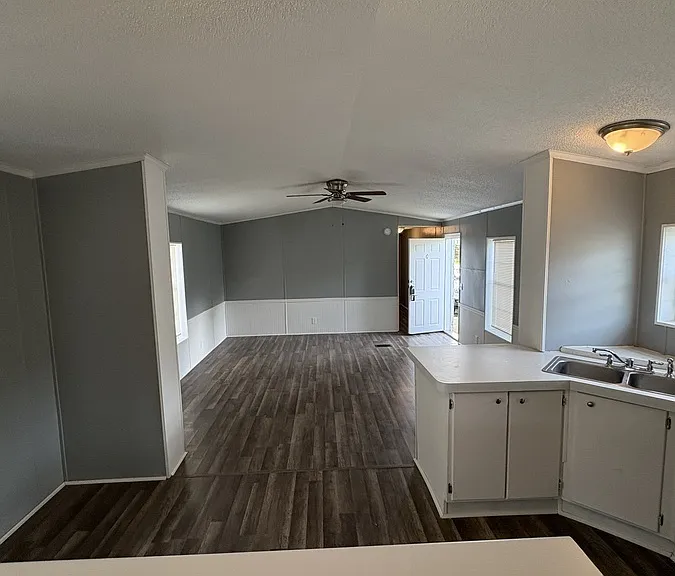 3810 S Thompson St #18 — Photo 3