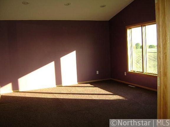 4th image of 16745 175th St NE