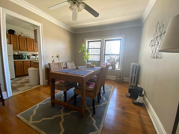 3rd image of 2812 N Cambridge Ave APT 16