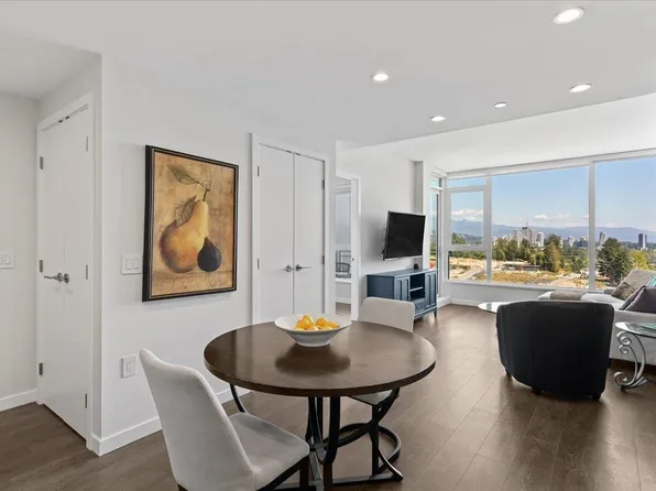 305 Morrissey Rd #2203, Pt Moody, BC V3H 0M3