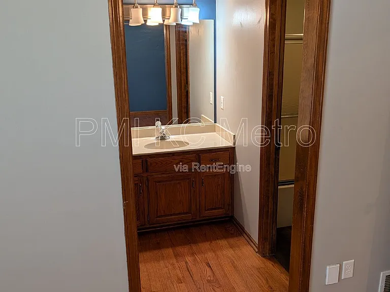 3905 SW 14th St — Photo 27