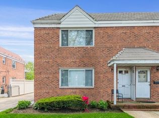 73-04 198th St FLOOR 2, Fresh Meadows, NY 11366