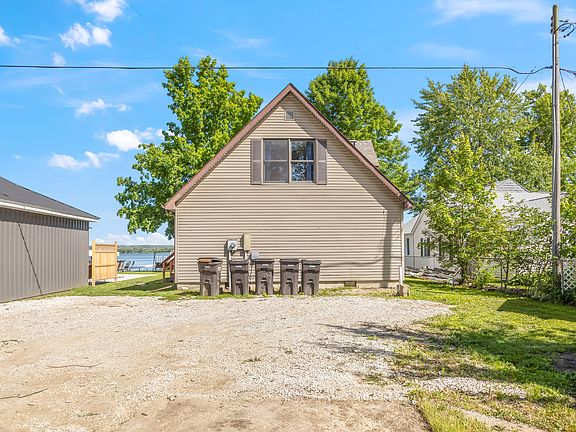5th image of 2753 Russell Dr