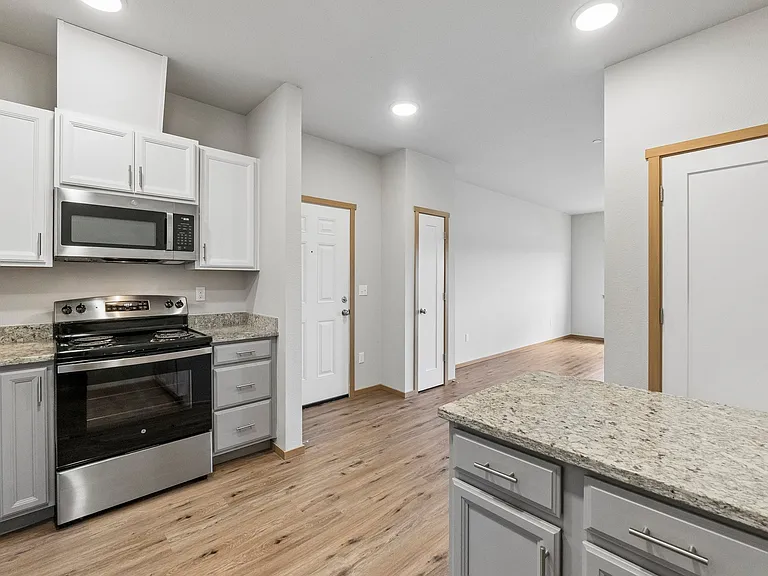 Ridgeline Apartments — Photo 42
