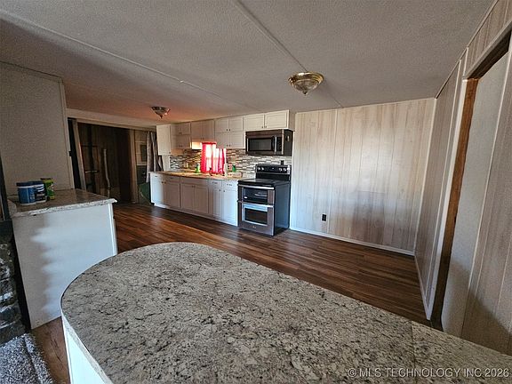 3rd image of 20601 Coffee Hollow Rd