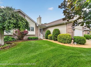 506 White Pine Blvd #9, Lansing, MI 48917