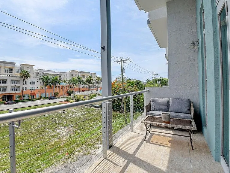 185 NE 4th Ave #210 — Photo 25